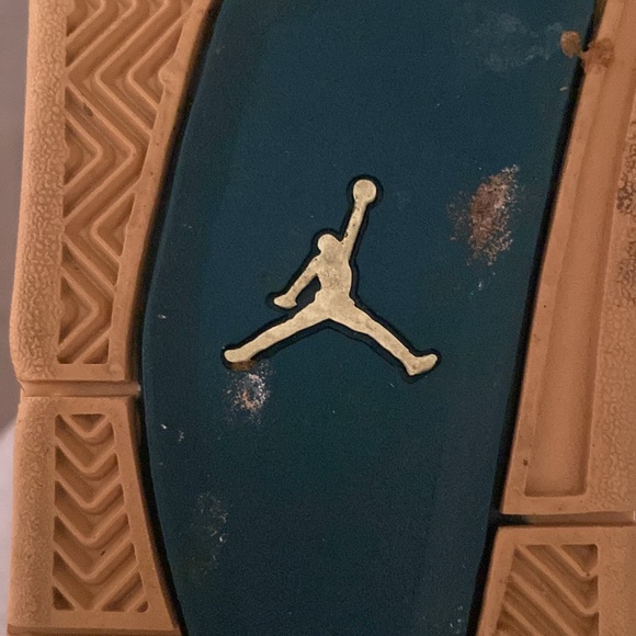 Worn twice!  Great condition.  6.5Y Size - Picture 5 of 7